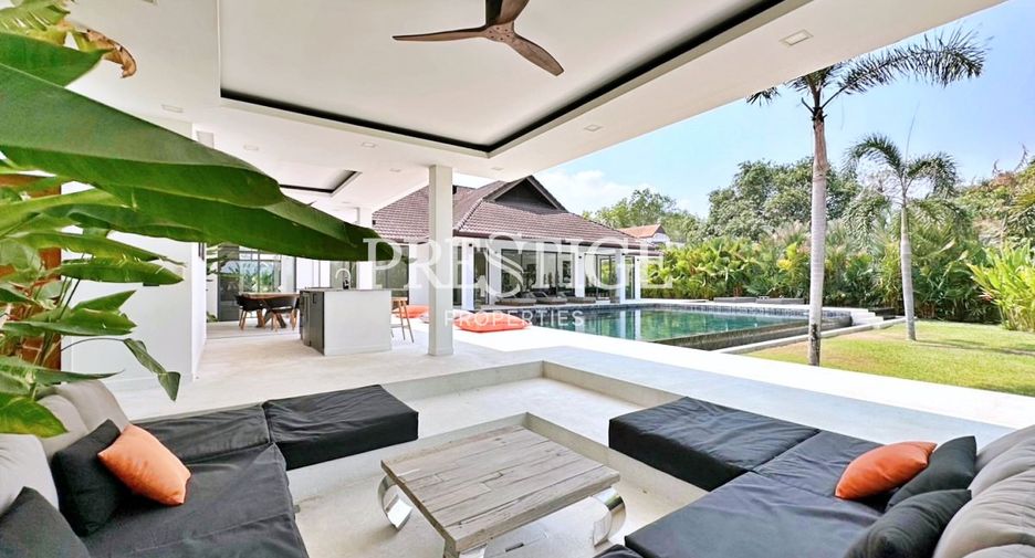 À vendre 4 chambres maison à Huay Yai, Pattaya