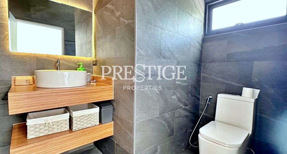 À vendre 4 chambres maison à Huay Yai, Pattaya