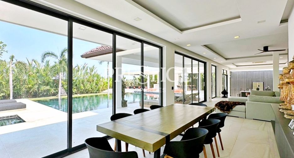 À vendre 4 chambres maison à Huay Yai, Pattaya