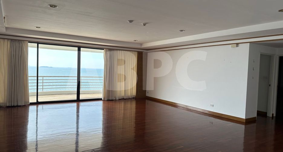 For rent 4 bedrooms condo in Bang Lamung, Chonburi