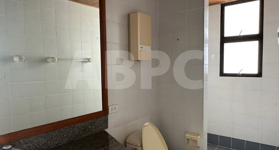 For rent 4 bedrooms condo in Bang Lamung, Chonburi
