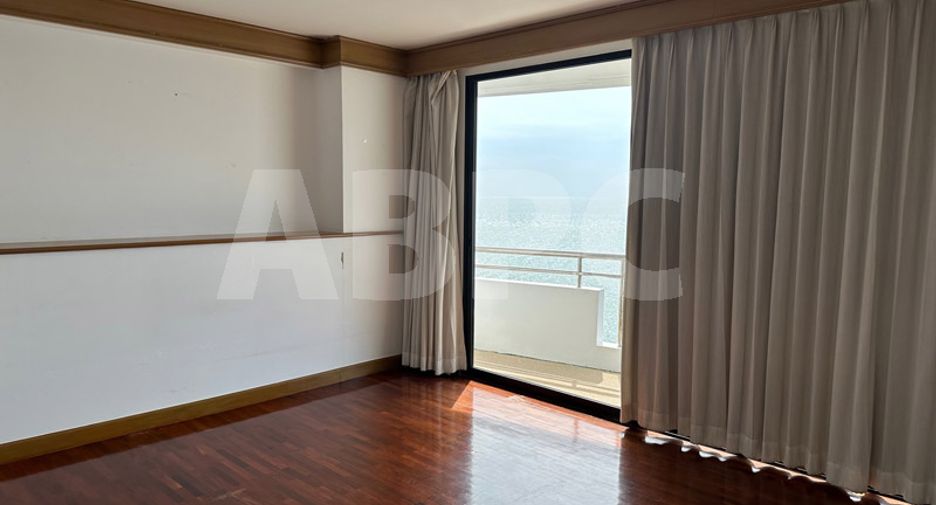 For rent 4 bedrooms condo in Bang Lamung, Chonburi
