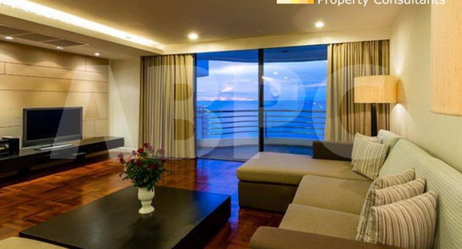 For rent 3 bed condo in Pratumnak, Pattaya
