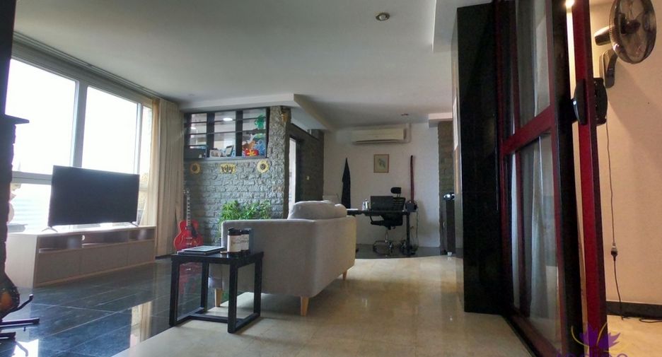 For rent 3 bed condo in Mueang Chiang Mai, Chiang Mai