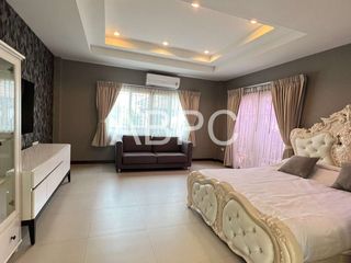 À louer et à vendre 5 chambres maison à Bang Lamung, Chonburi