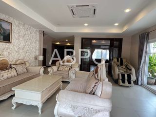 À louer et à vendre 5 chambres maison à Bang Lamung, Chonburi