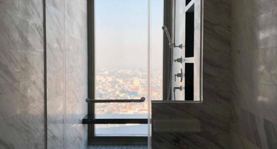 For rent 3 bed condo in Khlong San, Bangkok