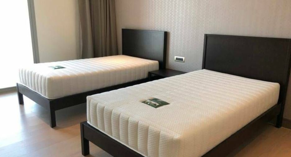 For rent 3 bed condo in Khlong San, Bangkok