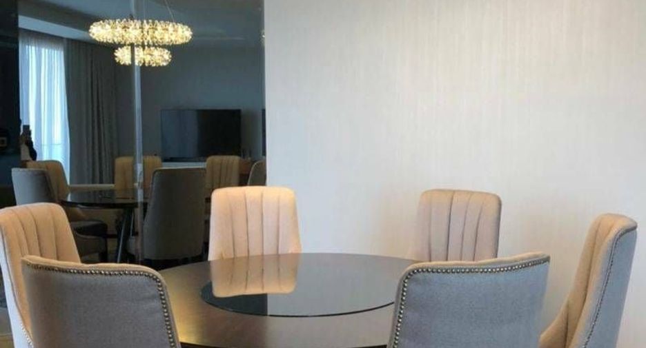 For rent 3 bed condo in Khlong San, Bangkok
