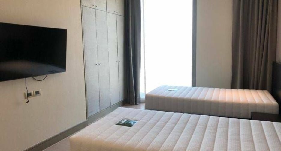 For rent 3 bed condo in Khlong San, Bangkok