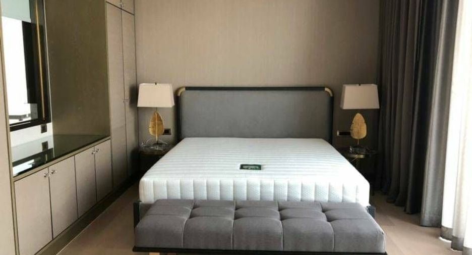 For rent 3 bed condo in Khlong San, Bangkok