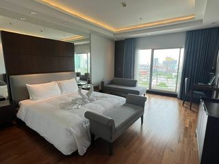 For rent 3 Beds condo in Pathum Wan, Bangkok
