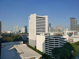 For rent 3 bed condo in Watthana, Bangkok