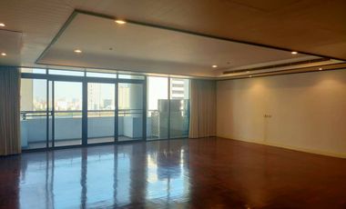 For rent 3 bed condo in Watthana, Bangkok