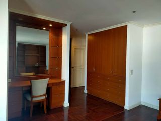 For rent 3 bed condo in Watthana, Bangkok
