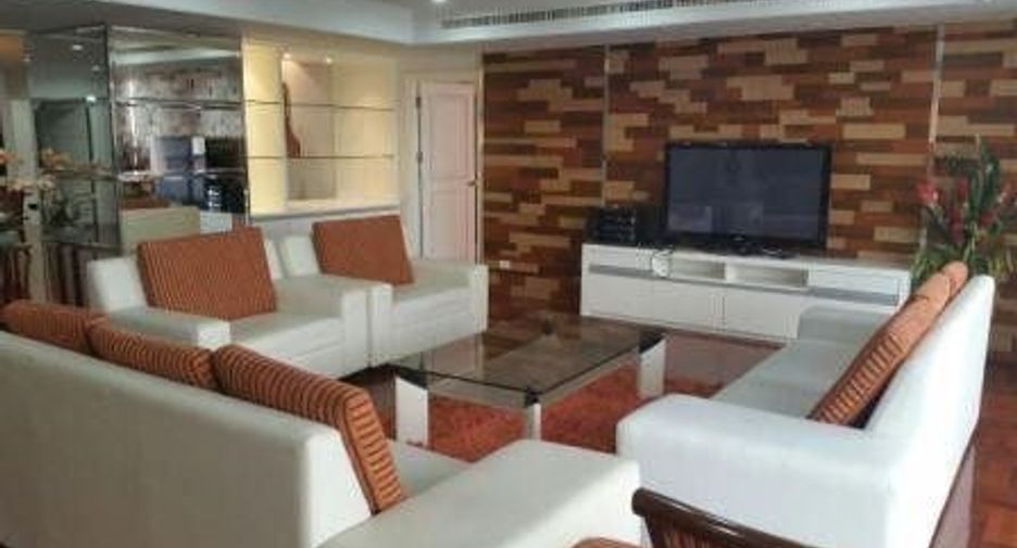 For rent 3 bed condo in Watthana, Bangkok