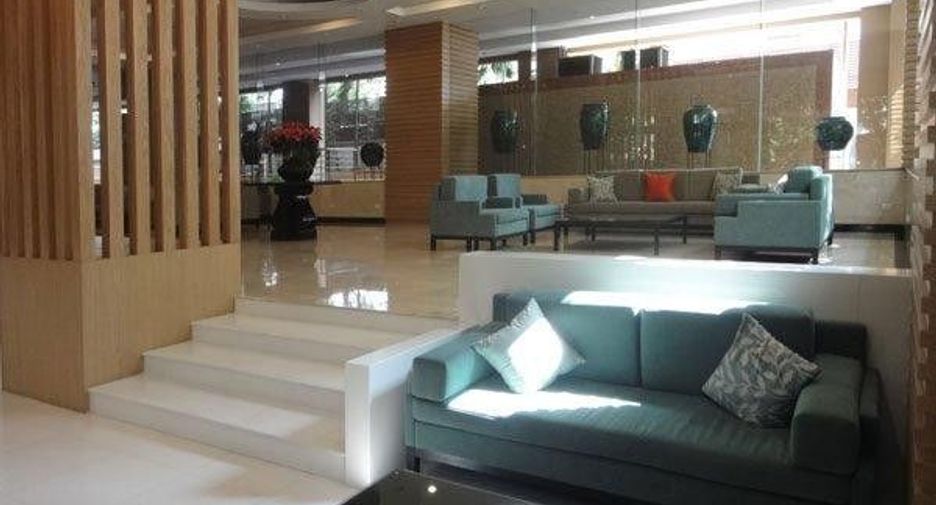For rent 3 bed condo in Watthana, Bangkok