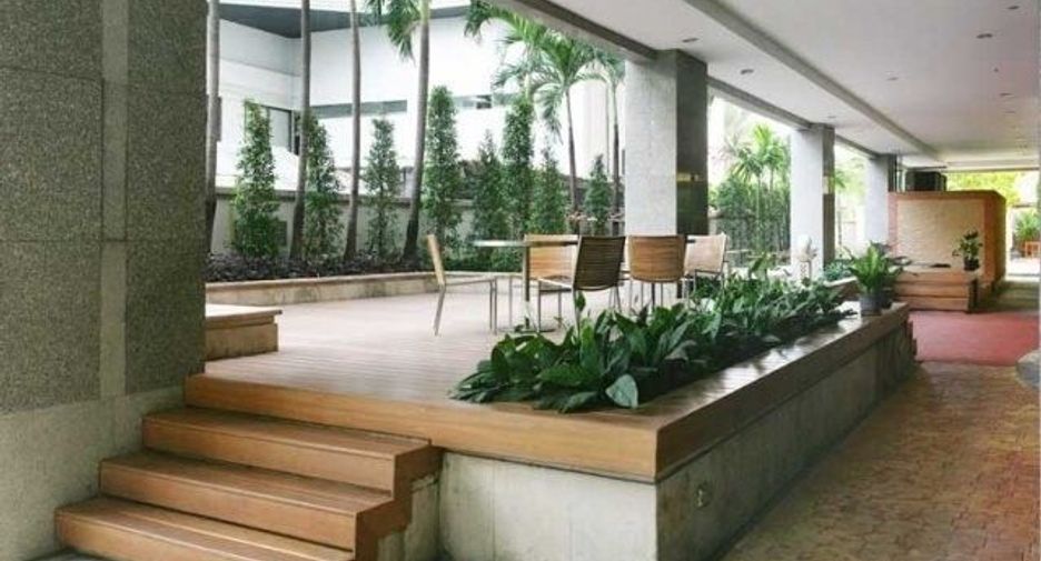 For rent 3 bed condo in Watthana, Bangkok