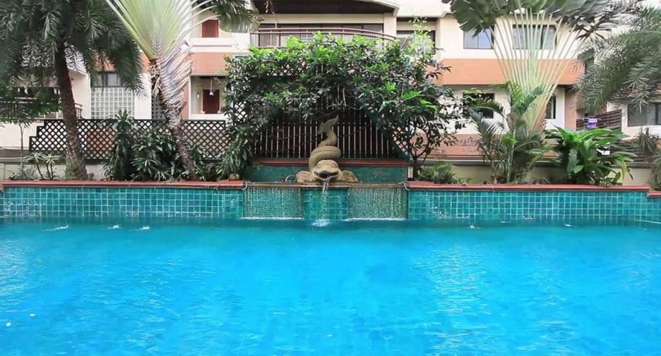 For rent 3 bed condo in Watthana, Bangkok