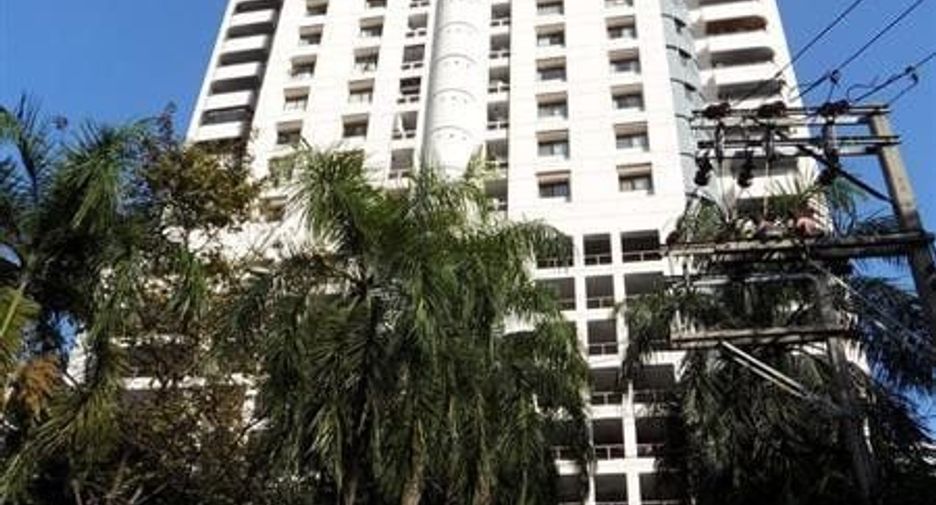 For rent 3 bed condo in Watthana, Bangkok