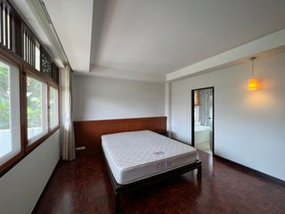 For rent 5 bed condo in Sathon, Bangkok
