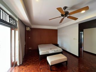 For rent 5 bed condo in Sathon, Bangkok