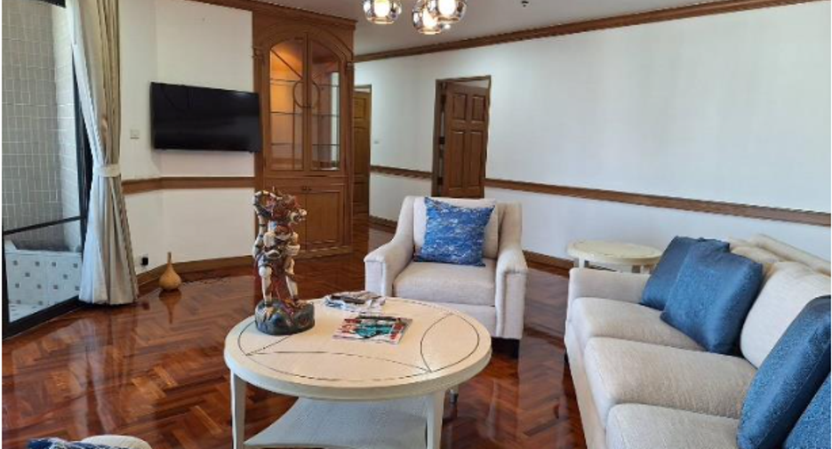 For rent 3 Beds condo in Khlong Toei, Bangkok