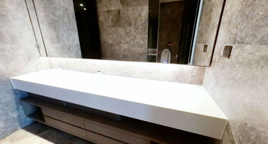 For rent 1 bed condo in Khlong San, Bangkok