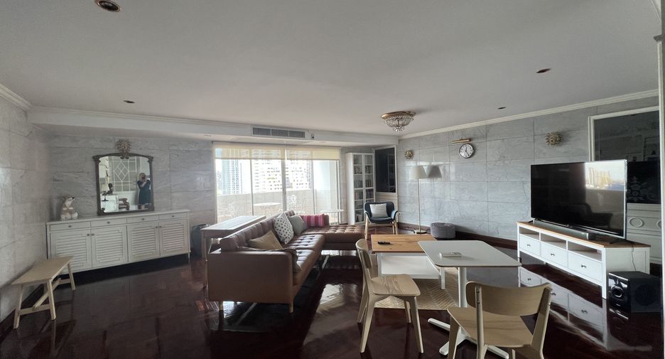 For rent 3 bed condo in Watthana, Bangkok