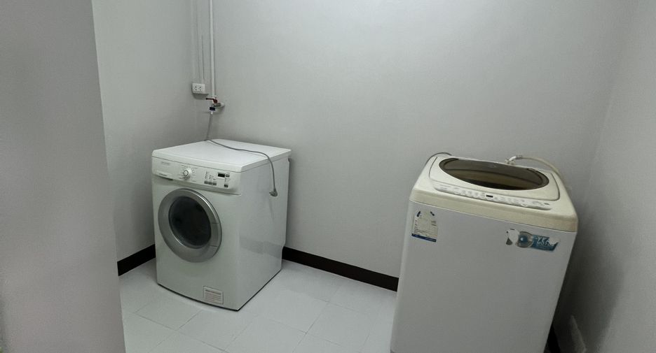 For rent 3 bed condo in Watthana, Bangkok