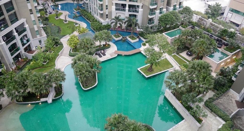 For sale 2 bed condo in Huai Khwang, Bangkok