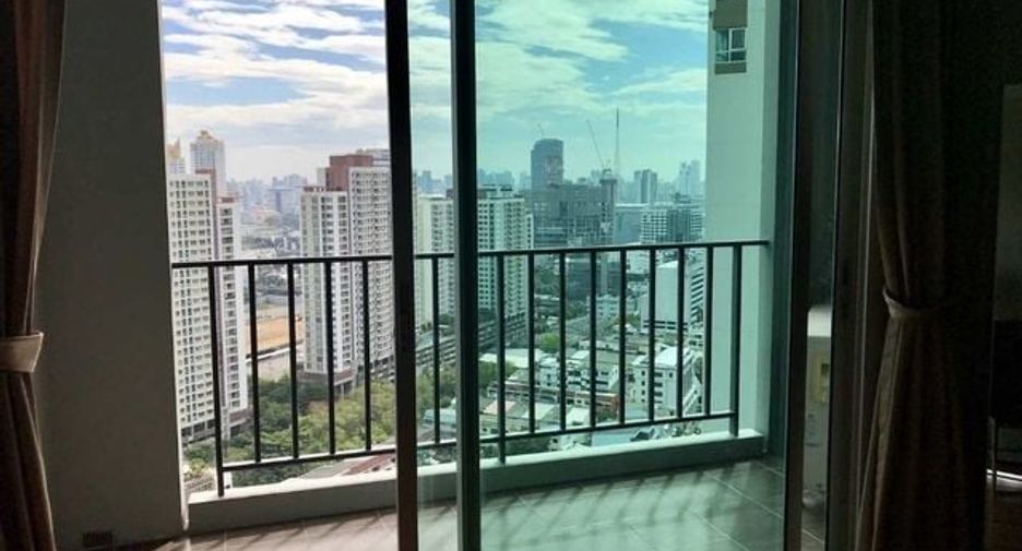For sale 2 bed condo in Huai Khwang, Bangkok