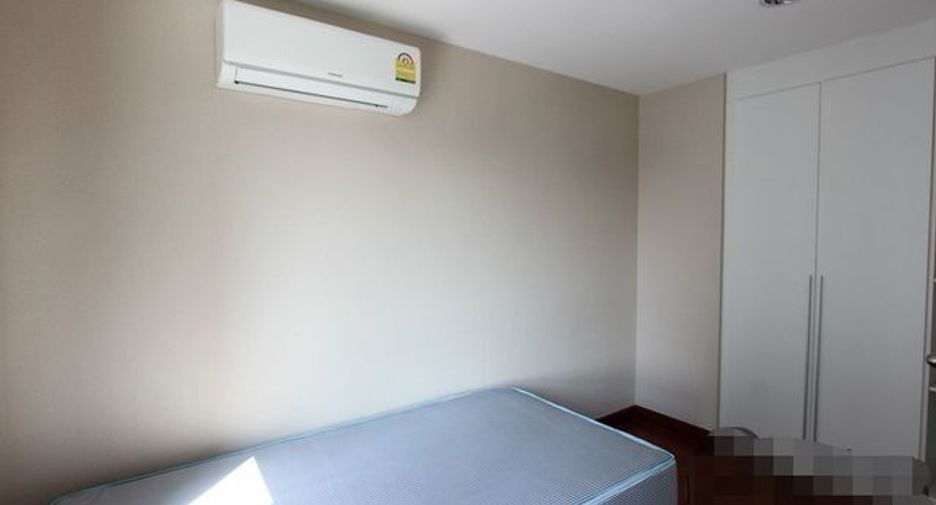 For sale 2 bed condo in Huai Khwang, Bangkok