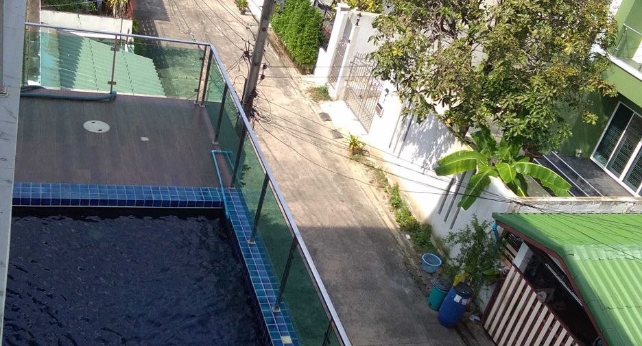 For sale 4 bed villa in Khan Na Yao, Bangkok