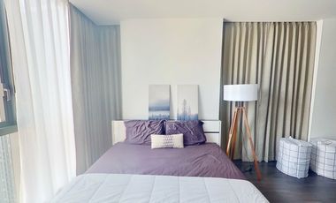 For sale 2 bed condo in Huai Khwang, Bangkok