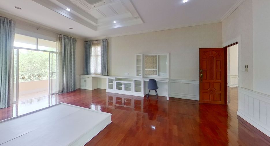 For sale 8 bed villa in Doi Saket, Chiang Mai