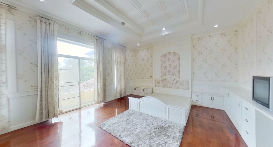 For sale 8 bed villa in Doi Saket, Chiang Mai