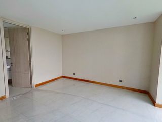 For sale 5 Beds house in Huai Khwang, Bangkok