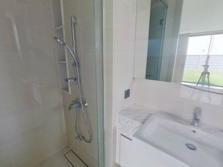 For sale 5 Beds house in Huai Khwang, Bangkok