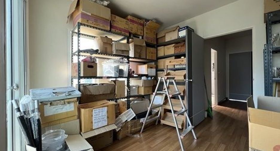 For sale 4 bed office in Saphan Sung, Bangkok