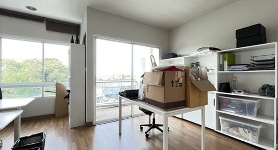 For sale 4 bed office in Saphan Sung, Bangkok