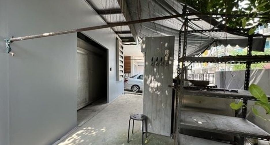 For sale 4 bed office in Saphan Sung, Bangkok