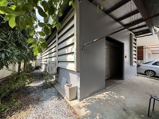 For sale 4 bed office in Saphan Sung, Bangkok