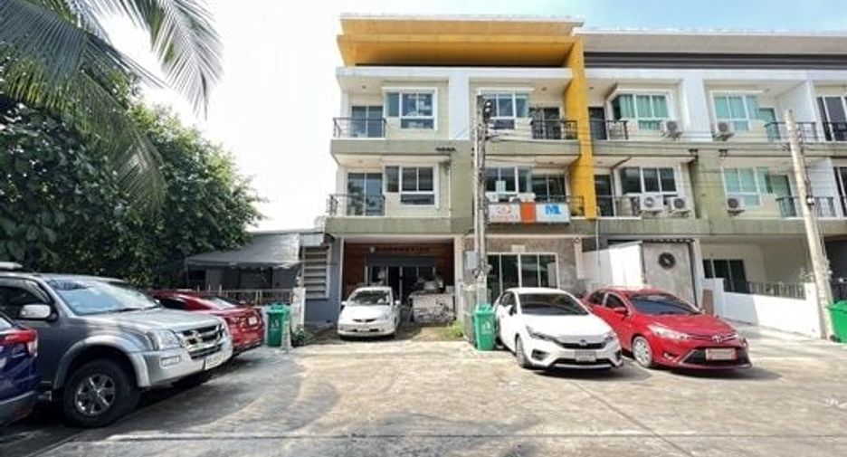 For sale 4 bed office in Saphan Sung, Bangkok