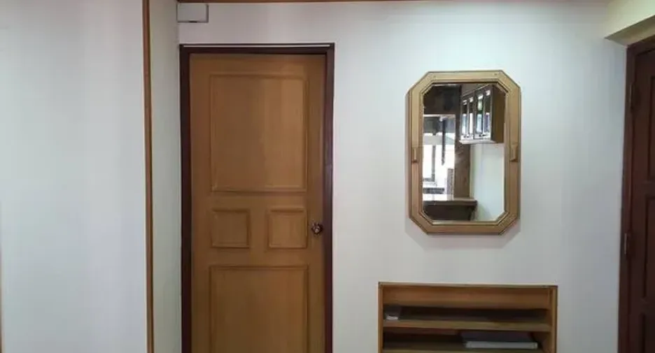 For sale 2 bed condo in Phaya Thai, Bangkok