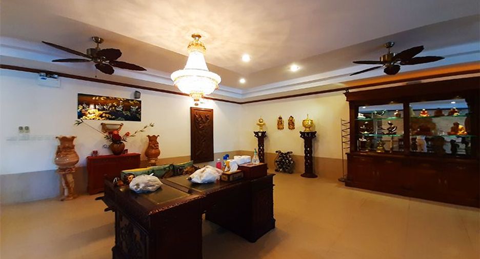 For sale 10 Beds villa in Hua Hin, Prachuap Khiri Khan
