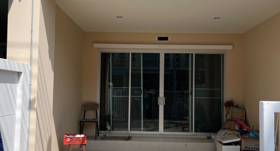 For sale 3 bed townhouse in Hua Hin, Prachuap Khiri Khan