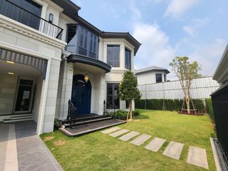 For sale 4 Beds house in Bang Kapi, Bangkok