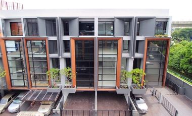 For sale 1 Beds townhouse in Suan Luang, Bangkok