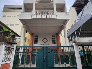 For sale 5 bed townhouse in Khlong San, Bangkok